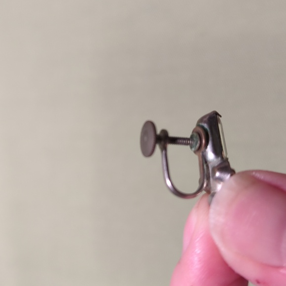 Vintage rhinestone screw back earrings - Picture 3 of 4